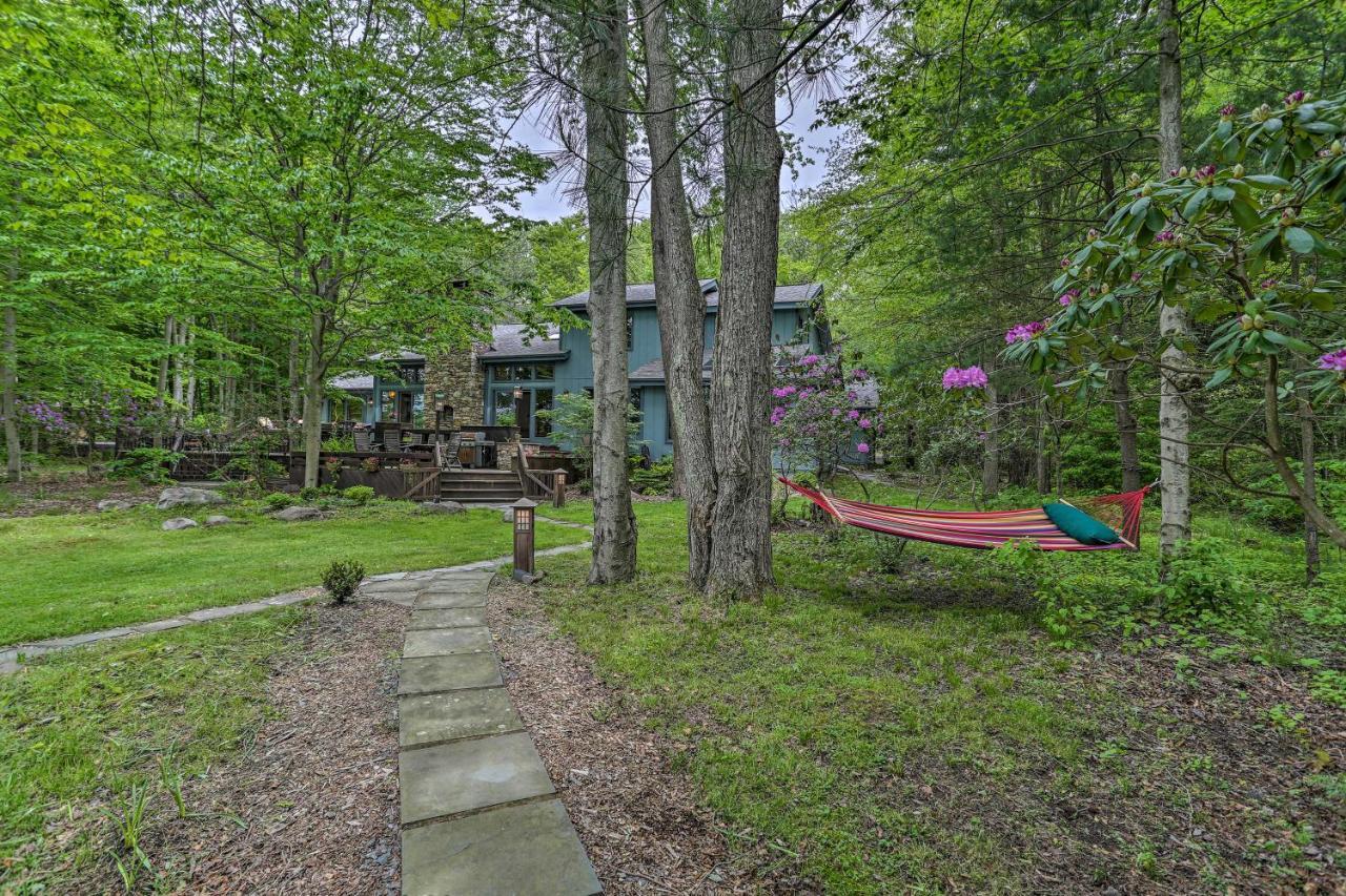 Luxe Poconos Pines Home With Beach And Amenities! Pocono Pines Exterior photo