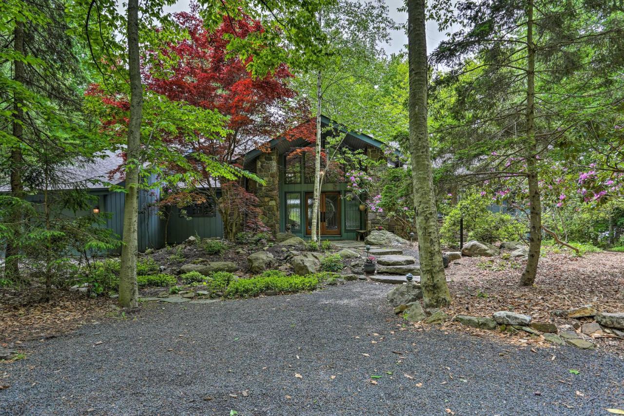 Luxe Poconos Pines Home With Beach And Amenities! Pocono Pines Exterior photo